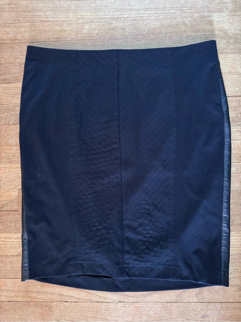 Lane Bryant Black Faux Leather Side Panel Pencil Skirt Sz 18 - Knee Length
 b70